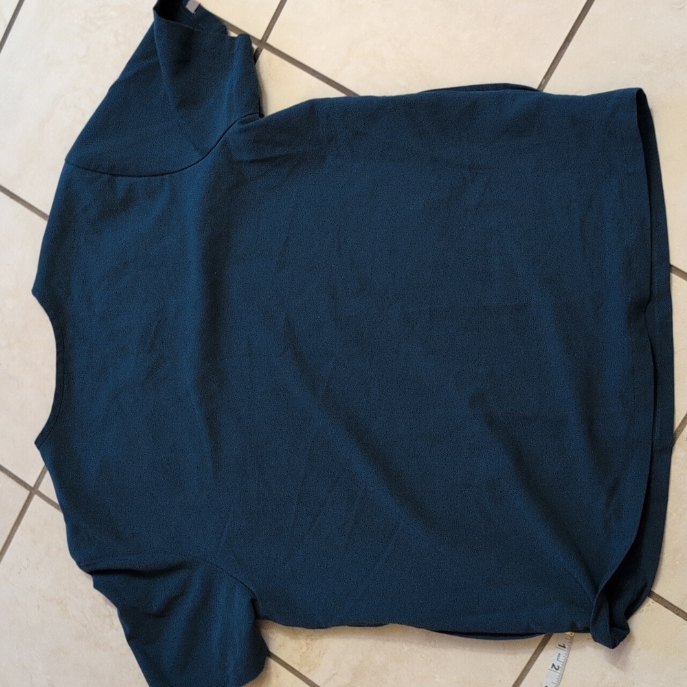 FIGS Technical Collection Chisec Three-Pocket Scrub Top Caribbean Blue XL - Picture 3 of 11